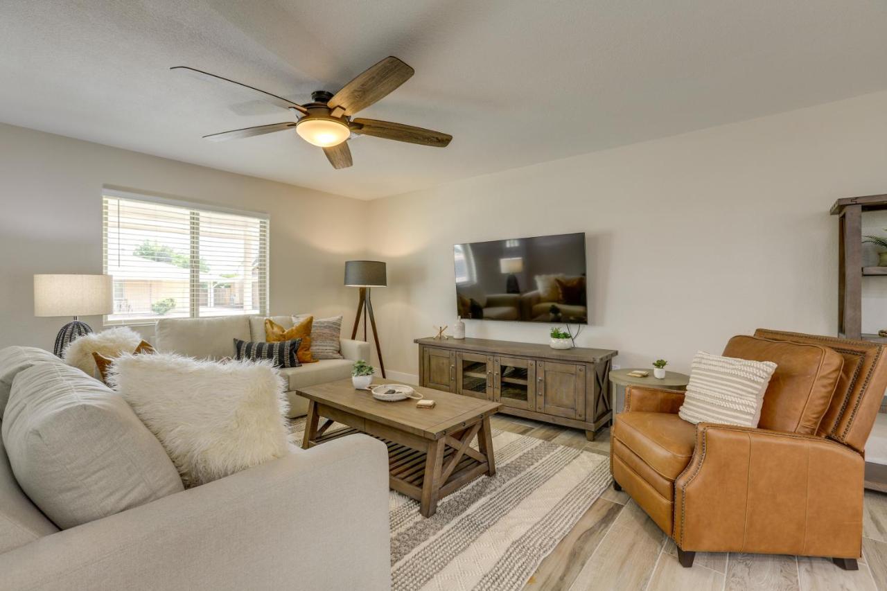 Sun City Retreat With Patio Near Golfing And Hiking! Exterior photo